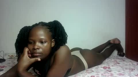 Snapshot of prettymelly_ chatting on March 5, 1:52 am Melly online show from March 5, 1:52 am