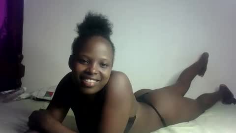 Snapshot of prettymelly_ chatting on February 28, 1:14 pm Melly online show from February 28, 1:14 pm