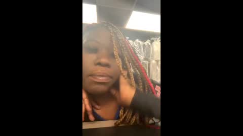 prettypinkpussy615 online show from February 22, 11:29 pm