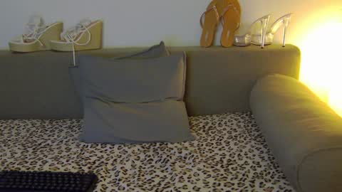 Snapshot of prettyvanessa chatting on January 15, 10:49 am prettyvanessa online show from January 15, 10:49 am