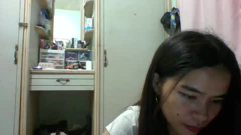 prety784828 online show from April 15, 5:27 pm