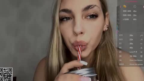 Amelia online show from December 15, 5:53 pm