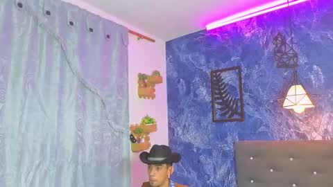 prince_arthur77 online show from March 4, 3:53 pm