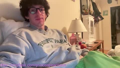 Peaches online show from December 14, 12:39 am