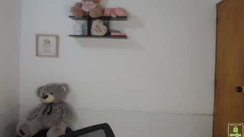 An online show from October 31, 9:04 pm