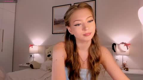 Princess Diana online show from May 14, 8:18 pm