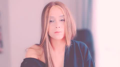 Snapshot of princess_peaach chatting on October 25, 9:15 pm ArianaJoliiee online show from October 25, 9:15 pm