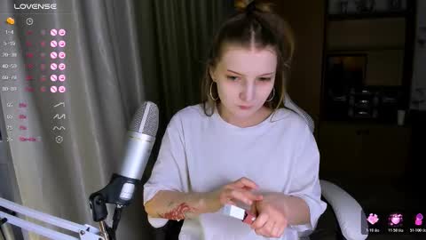 princessaalicc online show from November 30, 12:45 pm