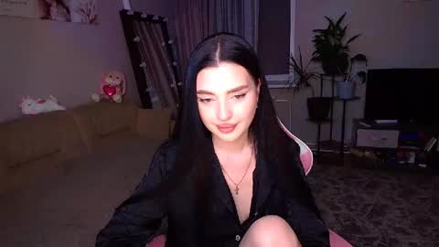 princessamira1 online show from October 31, 3:45 pm