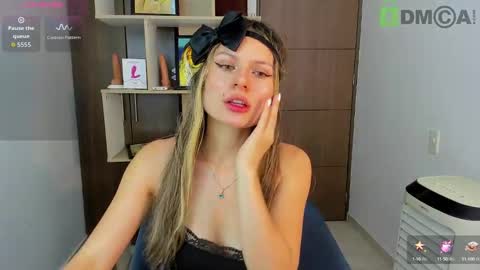 Snapshot of princessmariana25 chatting on October 14, 7:17 pm princessmariana25 online show from October 14, 7:17 pm