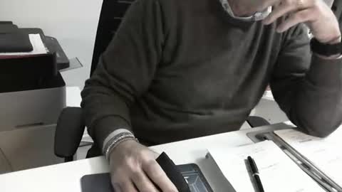 mature hairy guy online show from December 5, 5:33 pm