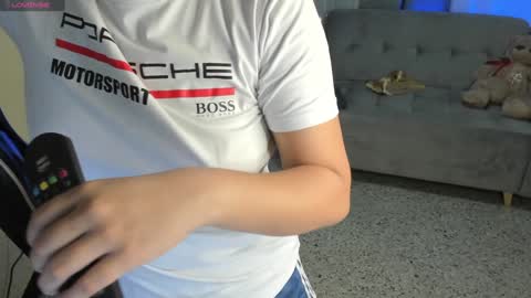    INDEPENDENT MODEL online show from January 2, 10:37 am