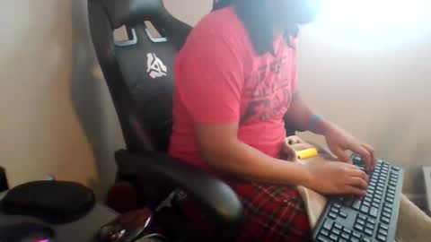 puhcwhisperer online show from December 20, 10:00 pm