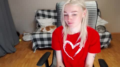 Polly online show from February 12, 3:43 am