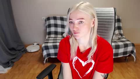 Polly online show from February 15, 3:31 am