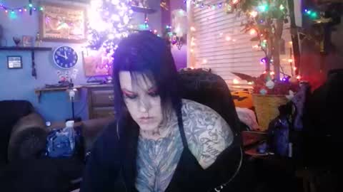 Pumpkin13 online show from December 5, 5:50 am