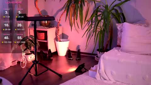 Emily online show from June 25, 3:25 am