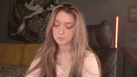 Bella online show from May 31, 2:32 am