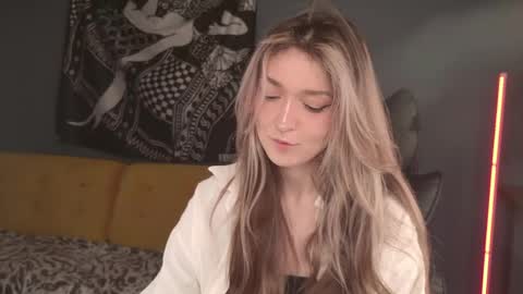 Bella online show from May 27, 12:06 am