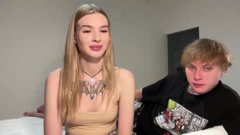Snapshot of pussymoneywet chatting on October 1, 12:54 am Lina online show from October 1, 12:54 am