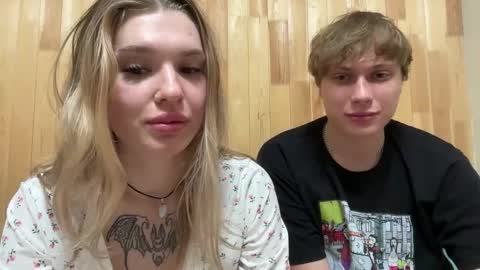 Snapshot of pussymoneywet chatting on September 23, 8:26 pm Lina online show from September 23, 8:26 pm