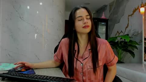 Qetsyah online show from April 12, 2:48 am