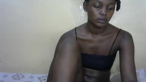 queen_banice online show from January 12, 3:30 pm