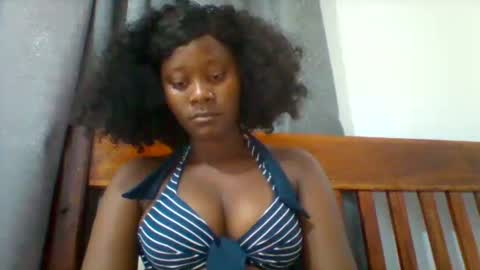 Snapshot of queen_diveer chatting on October 10, 7:36 am queen_diveer online show from October 10, 7:36 am