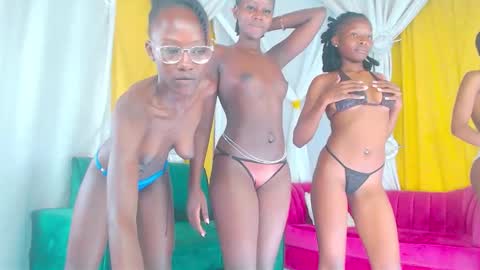 queen online show from February 6, 8:22 pm