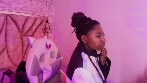   online show from November 21, 12:03 pm