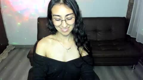 queenbyte_18 online show from May 7, 4:41 am