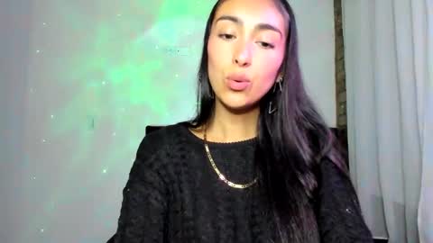 queenbyte_18 online show from January 18, 2:20 am