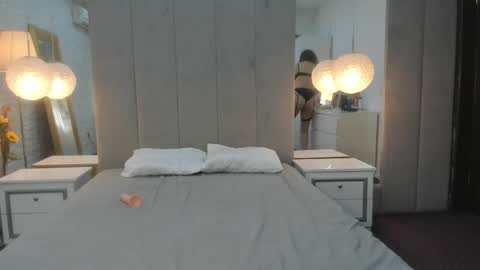 Your Queen online show from April 9, 6:19 am