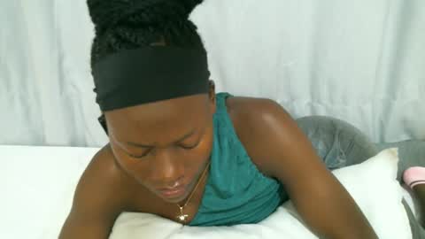 queenninaa online show from February 2, 6:43 am