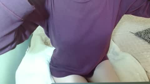 queenoftenderness online show from February 9, 6:28 am