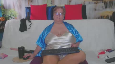 QueenPammy online show from November 12, 7:32 am