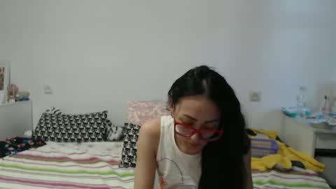 queensofiaqueen online show from April 2, 7:59 am