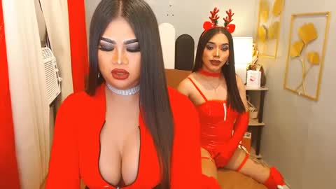 queenshasha and nathalie online show from December 7, 8:33 pm