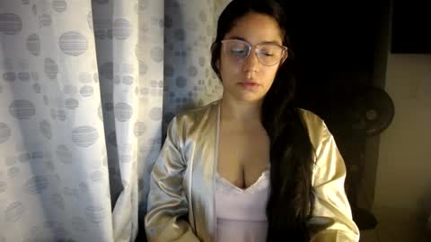 Paola online show from July 8, 2:04 am