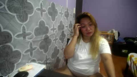Snapshot of quelly40 chatting on September 18, 4:22 pm quelly40 online show from September 18, 4:22 pm