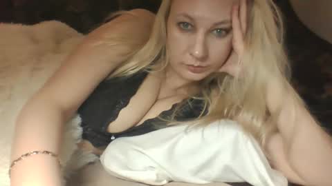 qwertyui online show from February 7, 10:07 am