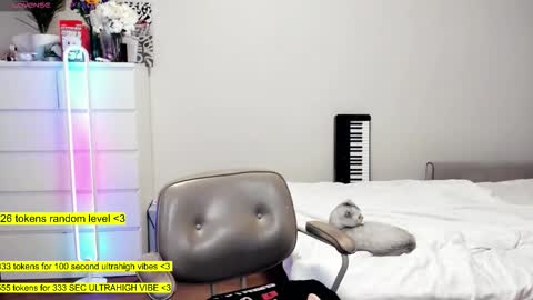 Snapshot of raaaaaaawr chatting on September 30, 5:23 pm - online show from September 30, 5:23 pm