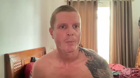 rabbit_eyes69 online show from October 5, 8:23 am