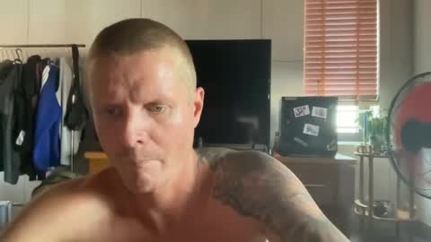 rabbit_eyes69 online show from June 21, 5:36 am