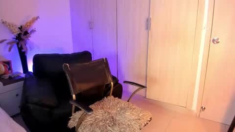 natalia  -  online show from November 10, 6:05 am