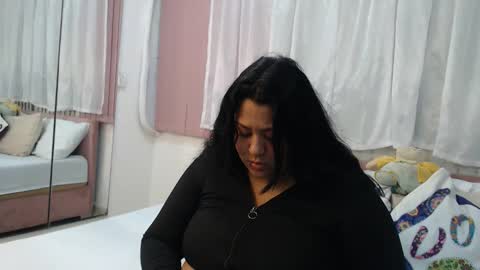 Snapshot of racheel_smith chatting on October 2, 11:09 am rachel online show from October 2, 11:09 am