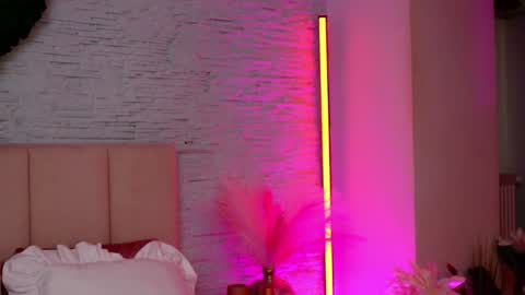 RachelSwaan online show from February 10, 7:22 am