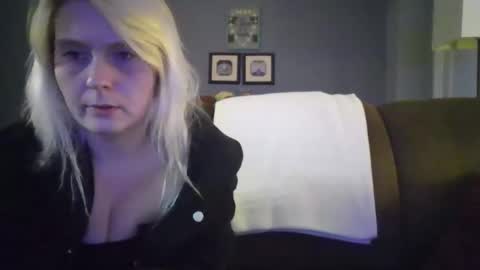 Rachyyyy online show from March 30, 7:08 am