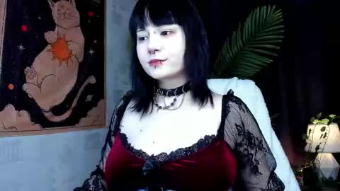 radiant_lane online show from December 19, 6:42 am