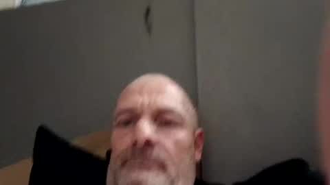 Snapshot of ragingzef69 chatting on January 30, 7:18 am Bigthickdickinvic online show from January 30, 7:18 am